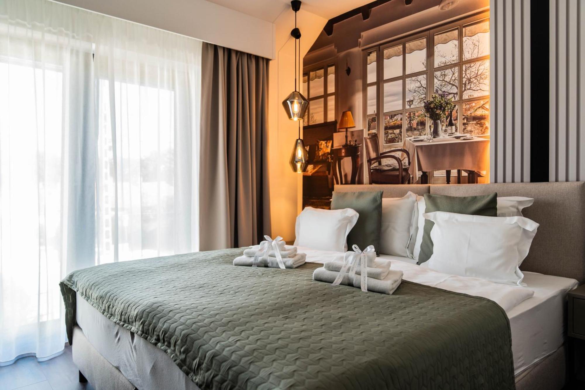 Rokusfalvy Borhotel Es Fogado Etyek Dış mekan fotoğraf